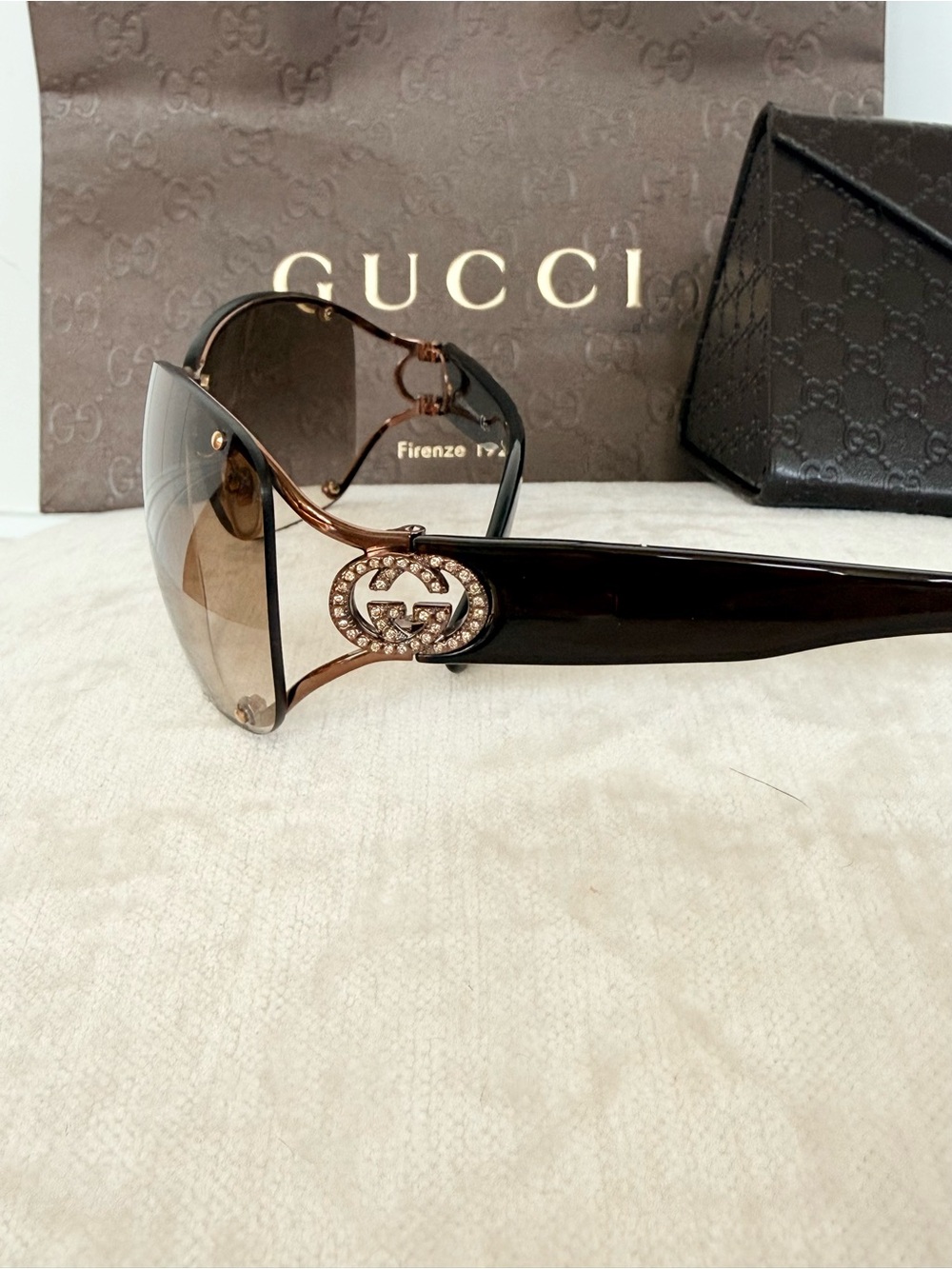 Gucci Brown Gradient Rimless Women's Sunglasses - Picture 2 of 14